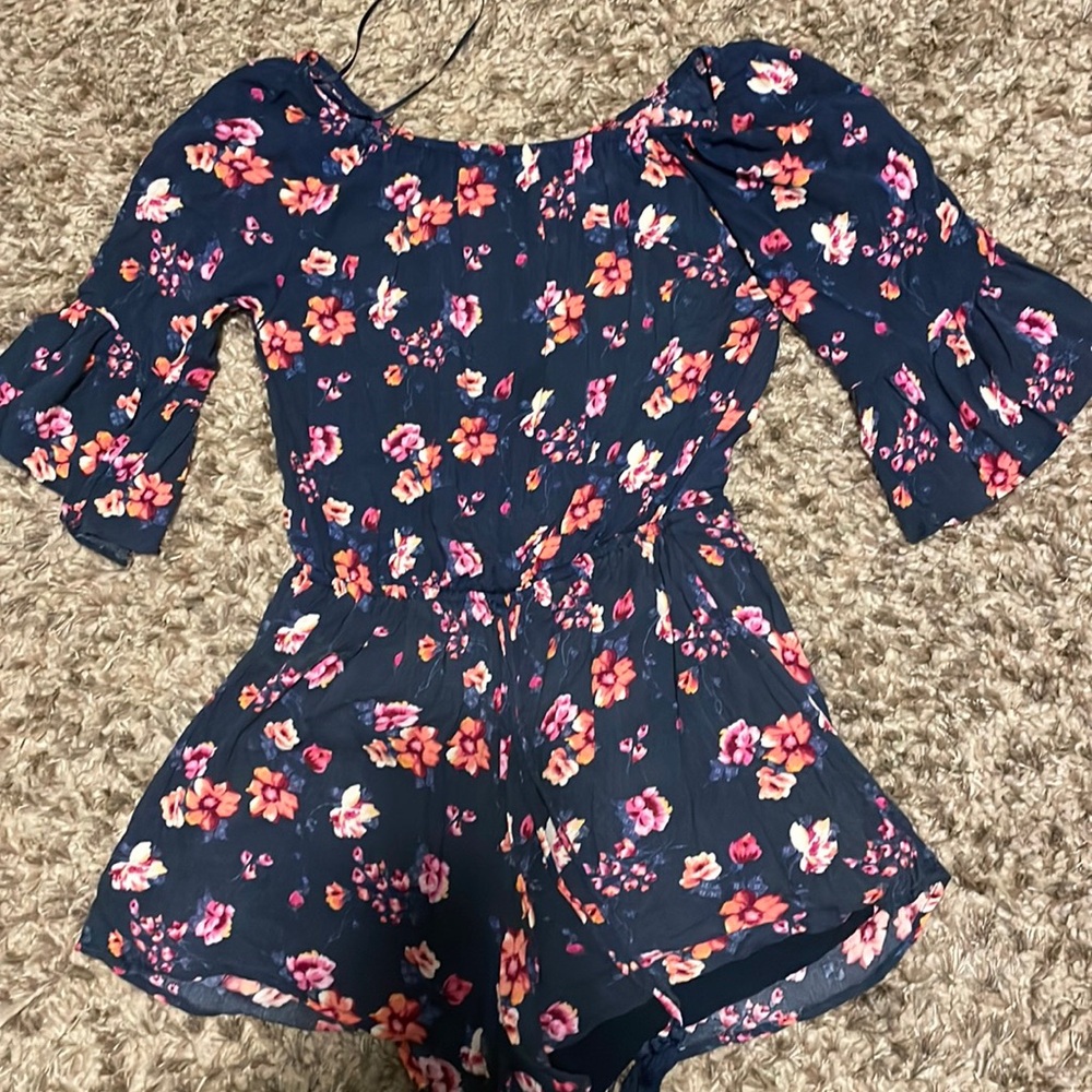 Hollister short romper size Medium